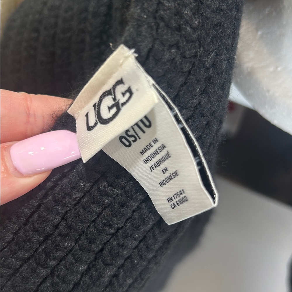 UGG Chunky Rib Scarf - Picture 4 of 6